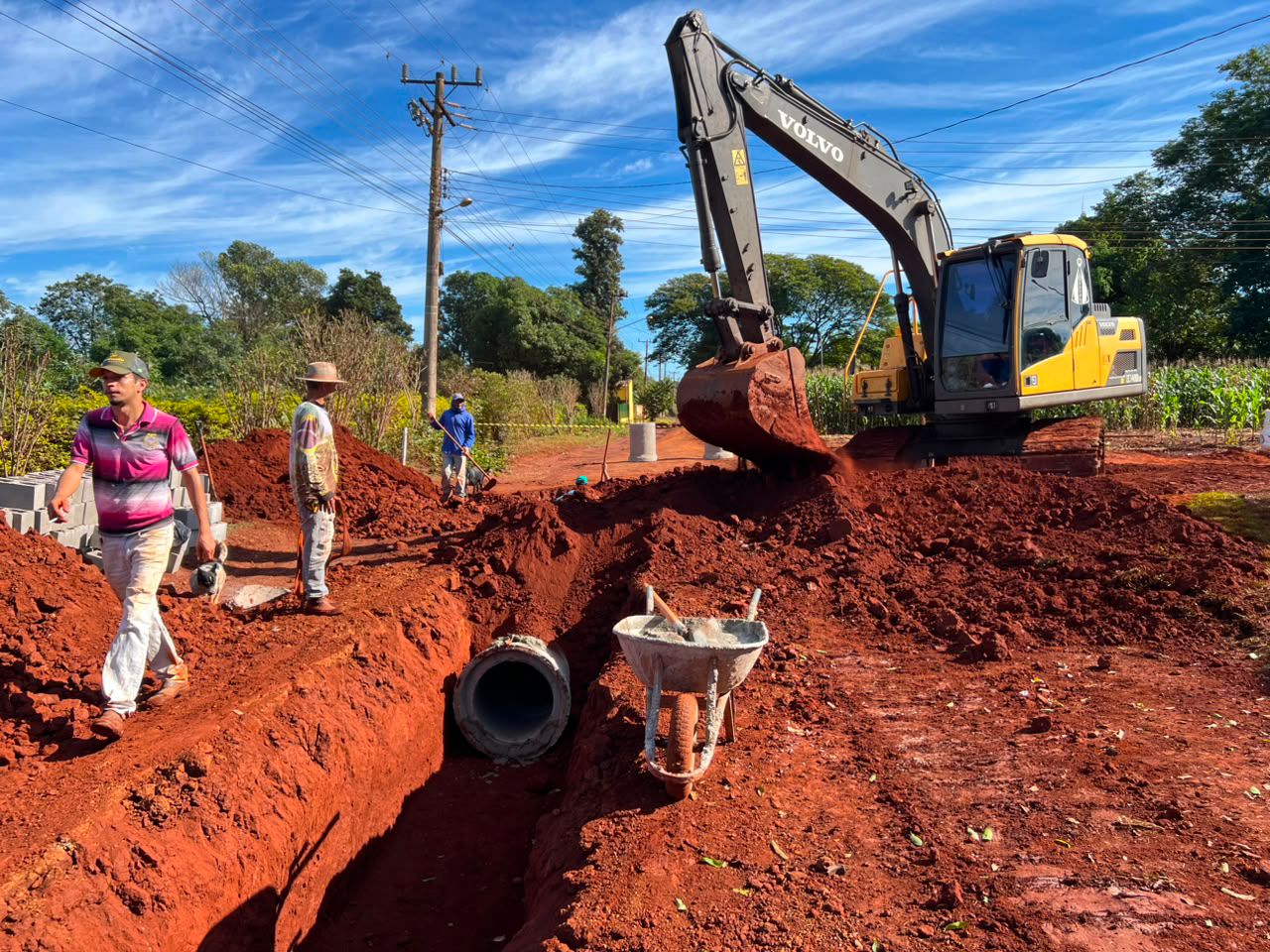 Drenagem e Asfalto em Piraporã
