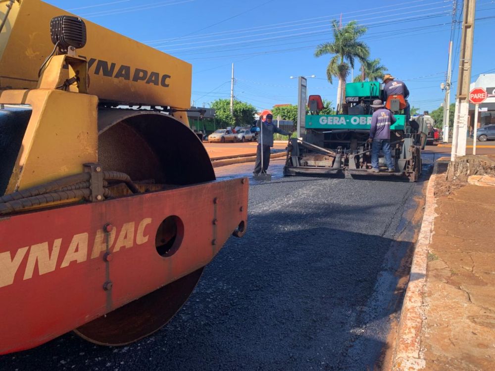 Prefeitura está realizando obras de recapeamento no centro de Itaporã.