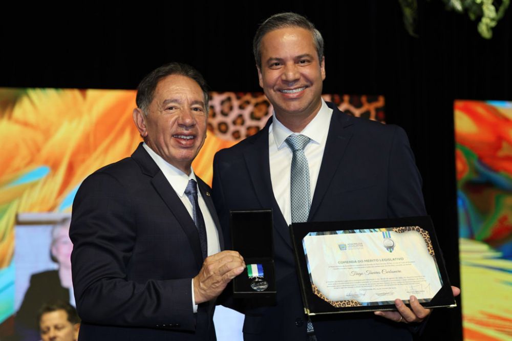 Prefeito de Itaporã recebe Comenda do Mérito Legislativo