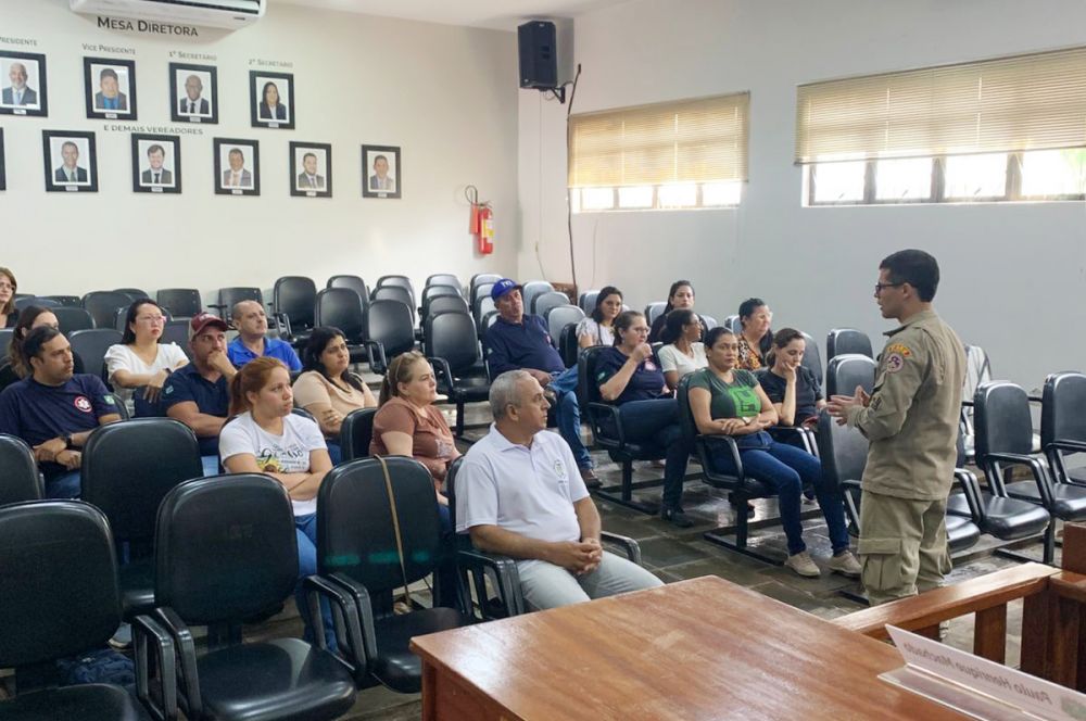 Defesa Civil promove treinamento de primeiros socorros em parceria com o Corpo de Bombeiros