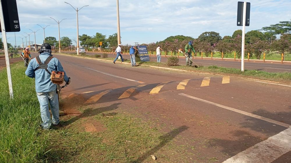 Prefeitura realiza serviços de melhorias nas vias públicas de Itaporã