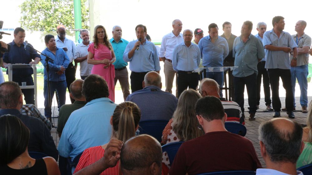 Prefeito Marcos Pacco, Governador e lideranças assinam ordem de serviço do Anel Viário