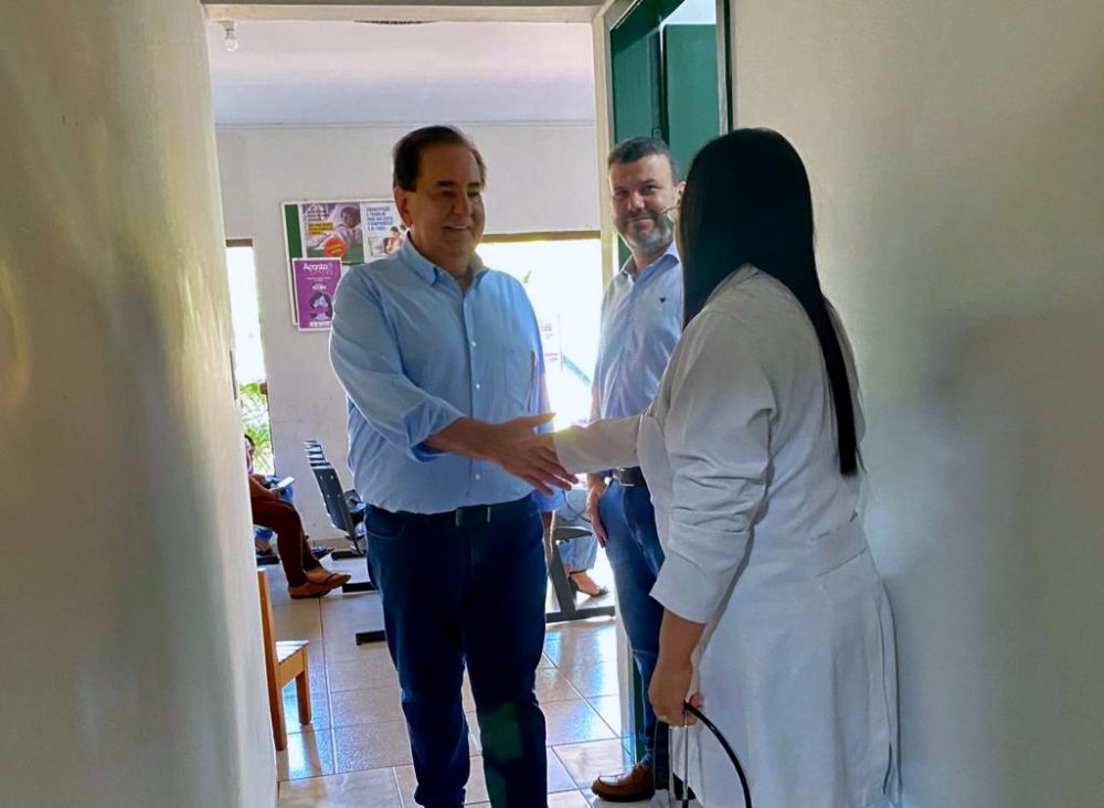 Prefeito Marcos Pacco anuncia melhorias no ESF de Montese