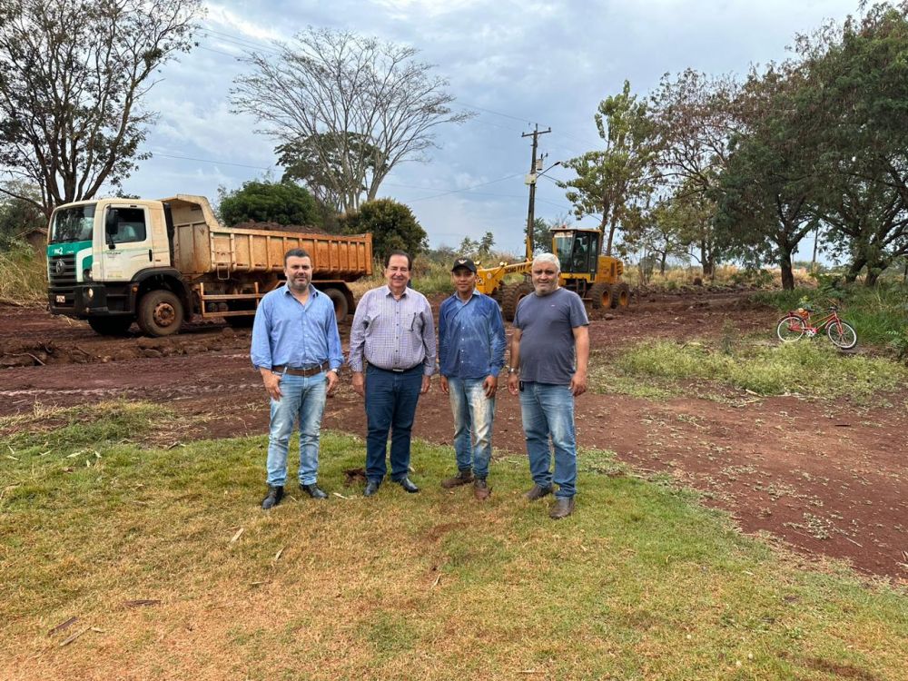 Prefeitura de Itaporã realiza trabalho de cascalhamento na aldeia Bororó
