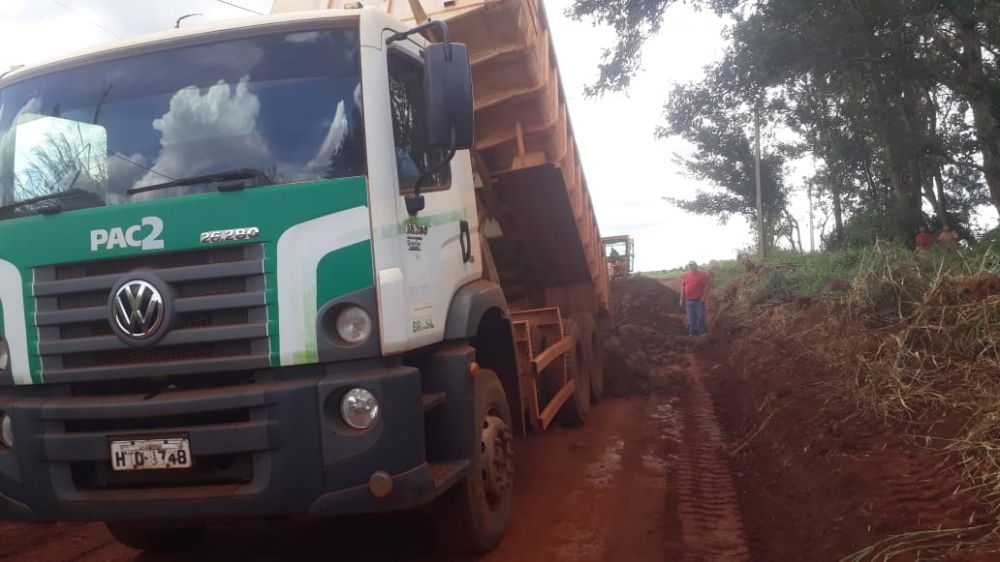 Gerência de Obras da continuidade no cascalhamento nas zonas rurais de Itaporã