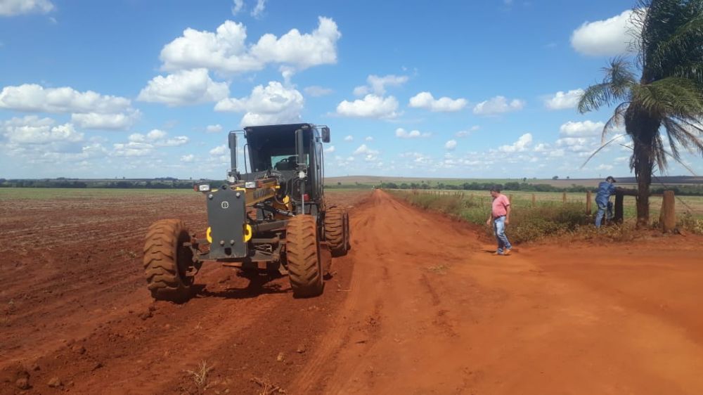 Prefeitura de Itaporã cascalha parte da ITA-45 no Carumbé