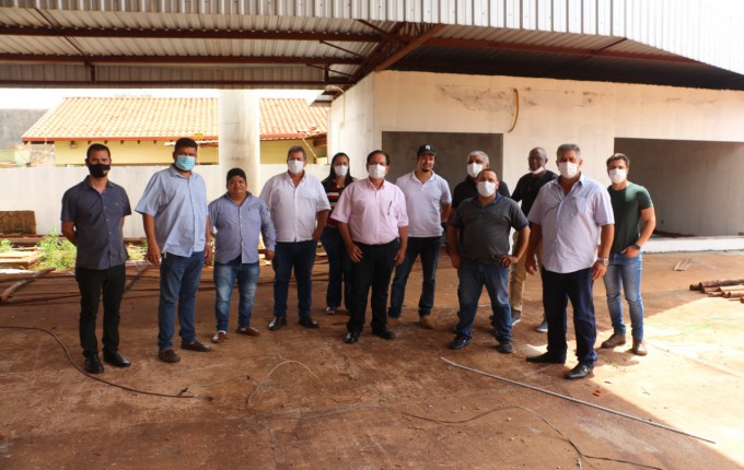Prefeito Marcos Pacco e vereadores vistoriam obras da nova rodoviária
