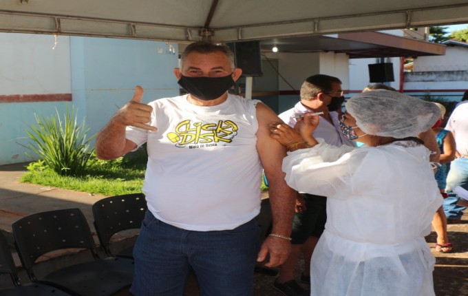 Itaporã está aplicando a 3ª dose da Vacina em pessoas acima de 60 anos