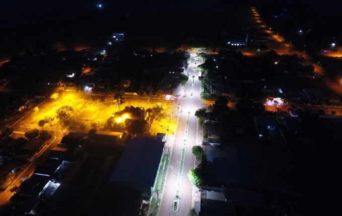 Avenida Central de Santa Terezinha ganha luminárias de LED
