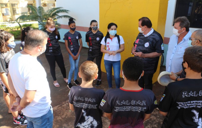 Mestres e Atletas da Associação Yada de Judô visitam prefeito Marcos Pacco
