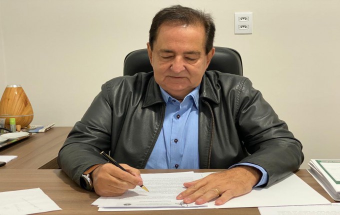 Prefeito Marcos Pacco anuncia asfalto no distrito de Montese