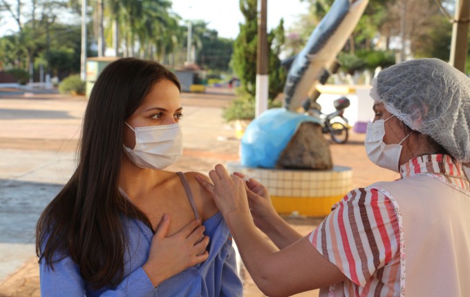 Itaporã: População com 18 anos ou mais estão recusando vacina contra COVID-19