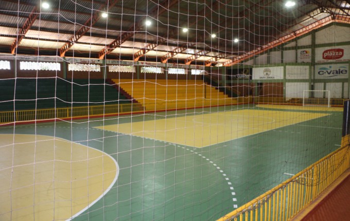 Ginásio de esportes de Itaporã ganha reforma