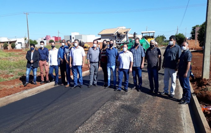 Prefeito Marcos Pacco e vereadores vistoriam obras no Jardim Ipanema