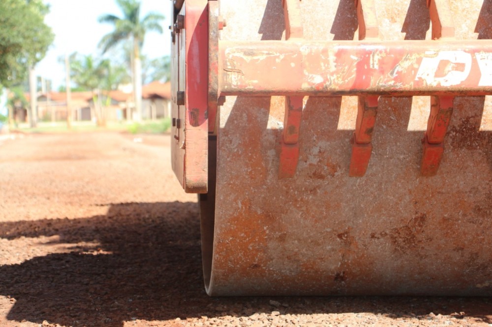 Asfalto já é realidade no Jardim Ipanema de Itaporã