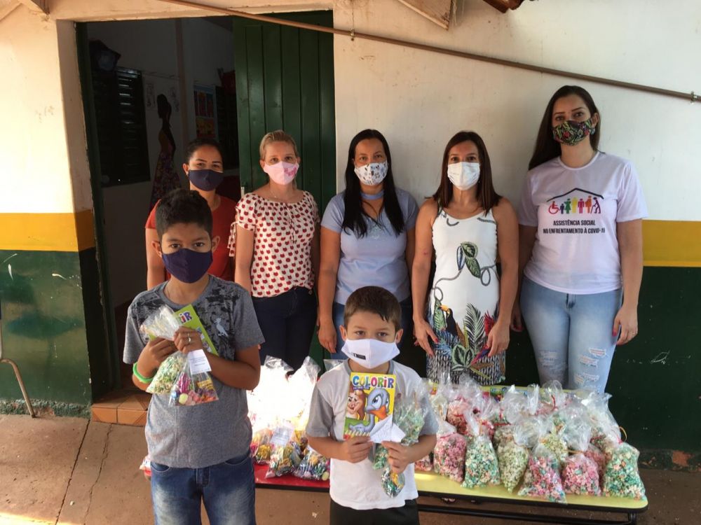 54 crianças do Serviço de Convivência e Fortalecimento de vínculo da Grande COHAB recebem lembrancinhas