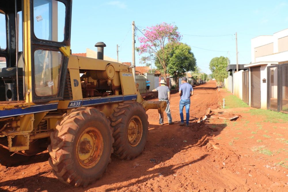 Obras de pavimentação estão mudando o aspecto visual em bairro central de Itaporã