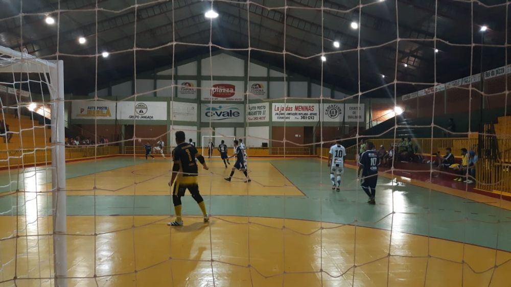 Taça Pedra Bonita de Futsal abre primeira rodada com bom público em Itaporã