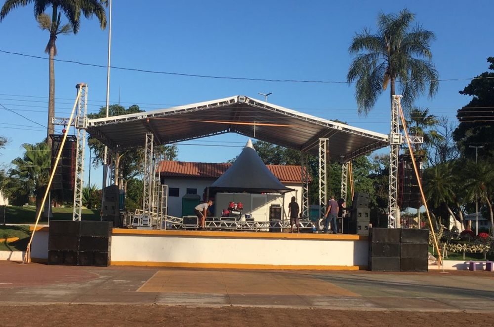 Réveillon: Shows no Calçadão em Itaporã celebram a chegada de 2020