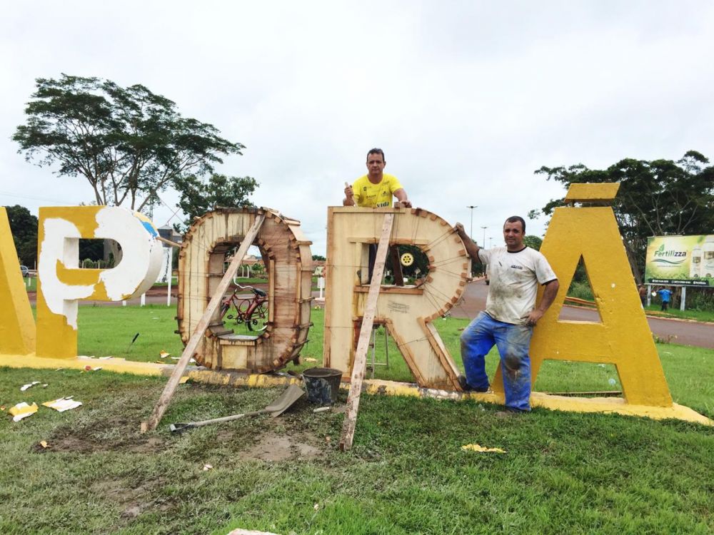Itaporã: Com trabalho do artista plástico Teodoro, letreiro da entrada da cidade é reconstruído