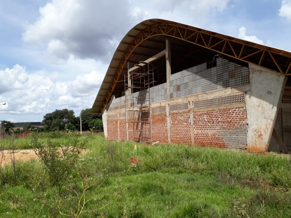 Por irregularidades TCU embarga obras da quadra poliesportiva da Grande COHAB