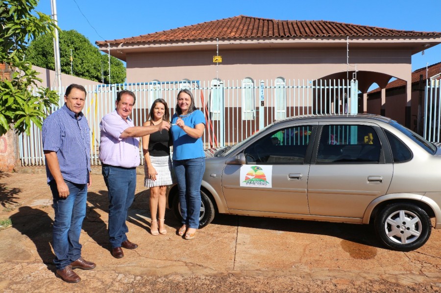 Prefeitura adquire carro para atender Abrigo de Menores em Itaporã