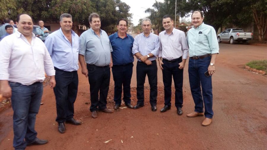 Prefeito comemora conclusão do recapeamento asfáltico em Montese