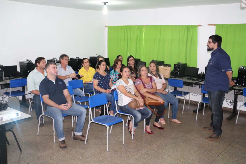 Itaporã promove curso de capacitação para diretores e secretários da REME.